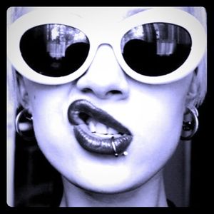 New. Kurt Cobain Nirvana Clout style Sunglasses